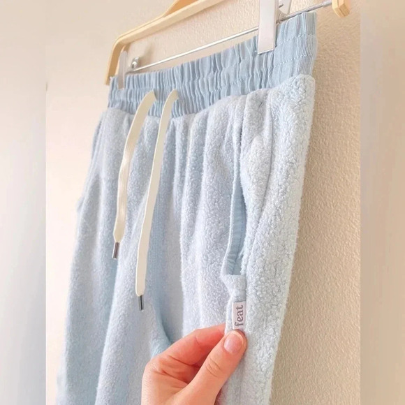 Feat Women's Blanket Blend Soft Cozy Fleece Joggers in BurrBlue Size Small - Picture 4 of 6